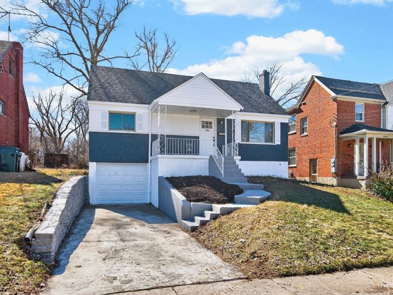 1961 Connecticut Avenue, Cincinnati, OH 45224 Photo 3