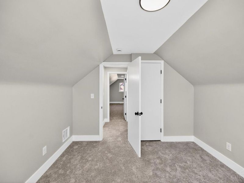 1961 Connecticut Avenue, Cincinnati, OH 45224 Photo 39