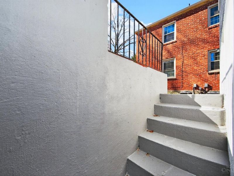 1961 Connecticut Avenue, Cincinnati, OH 45224 Photo 58