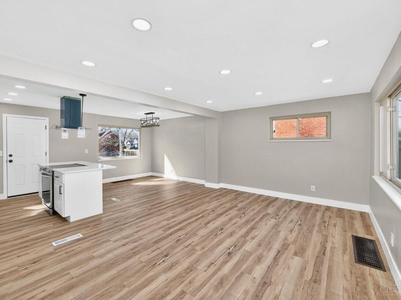 1961 Connecticut Avenue, Cincinnati, OH 45224 Photo 6