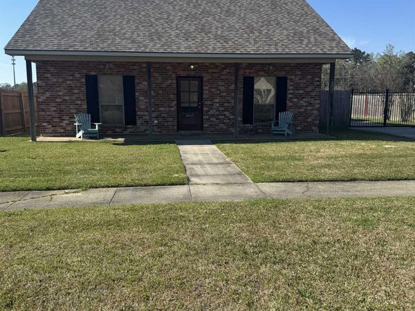 34117 Hawks Cove, Denham Springs, LA 70706