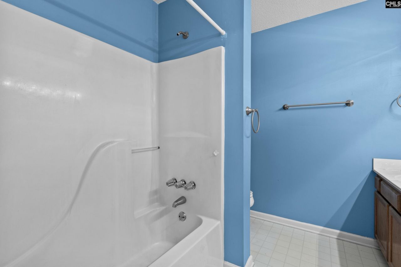 305 Whispering Glen Court  Photo 12