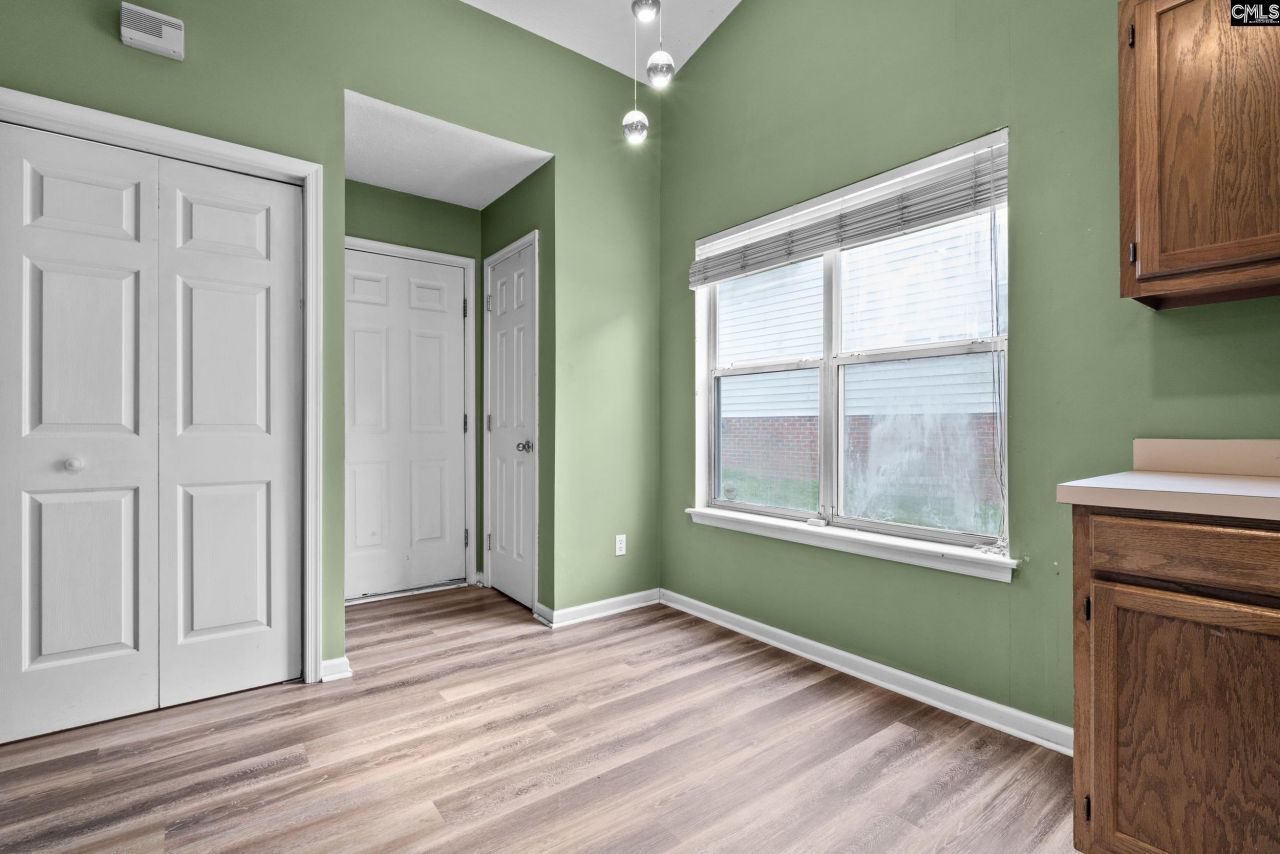 305 Whispering Glen Court  Photo 14