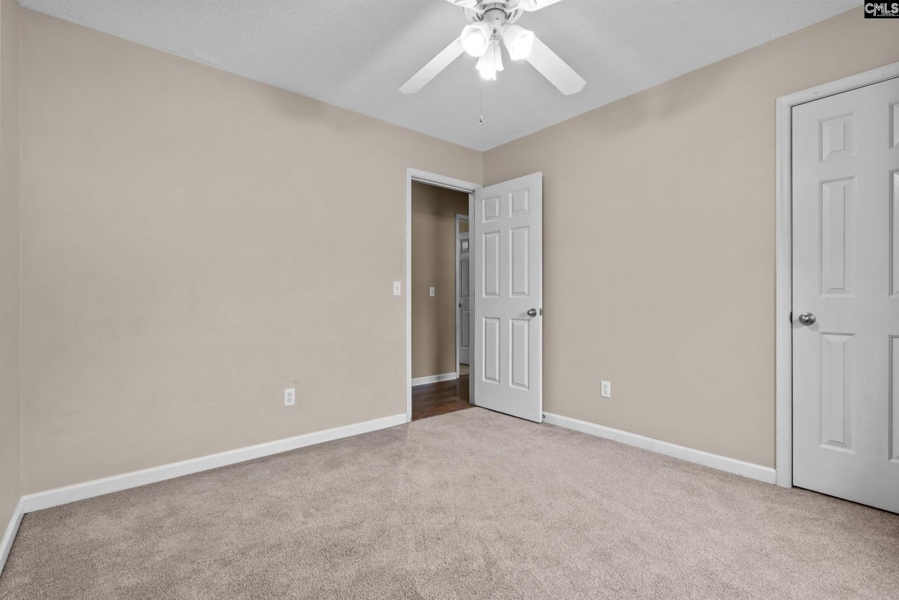 305 Whispering Glen Court  Photo 17