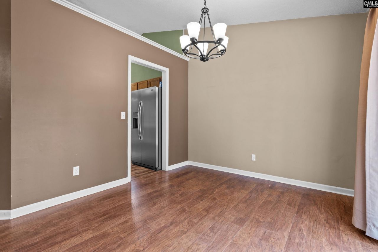 305 Whispering Glen Court  Photo 4