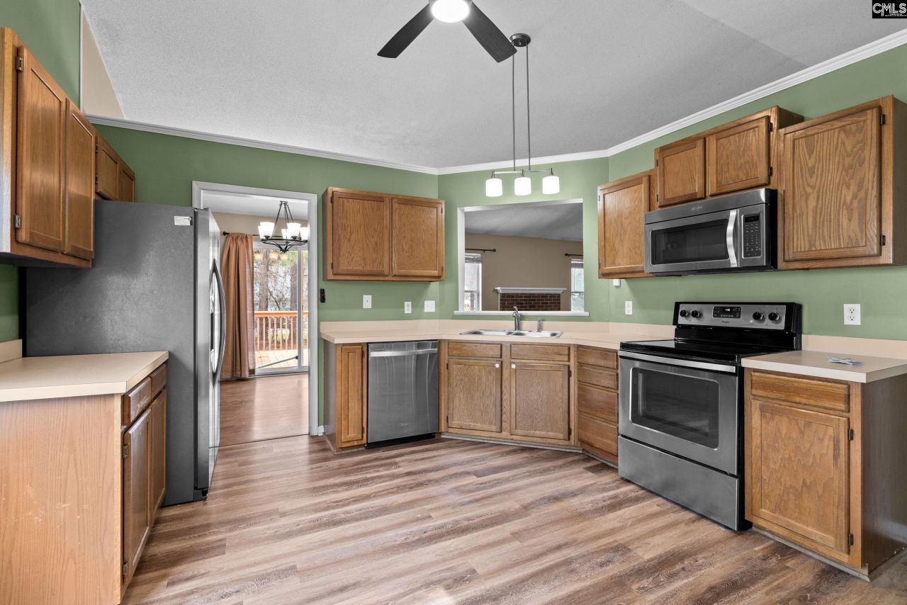 305 Whispering Glen Court  Photo 6