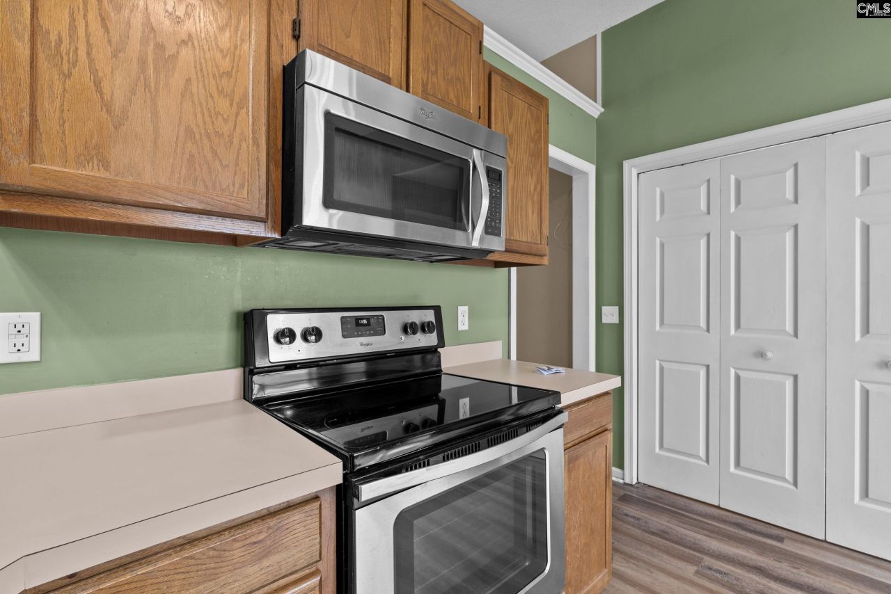 305 Whispering Glen Court  Photo 7