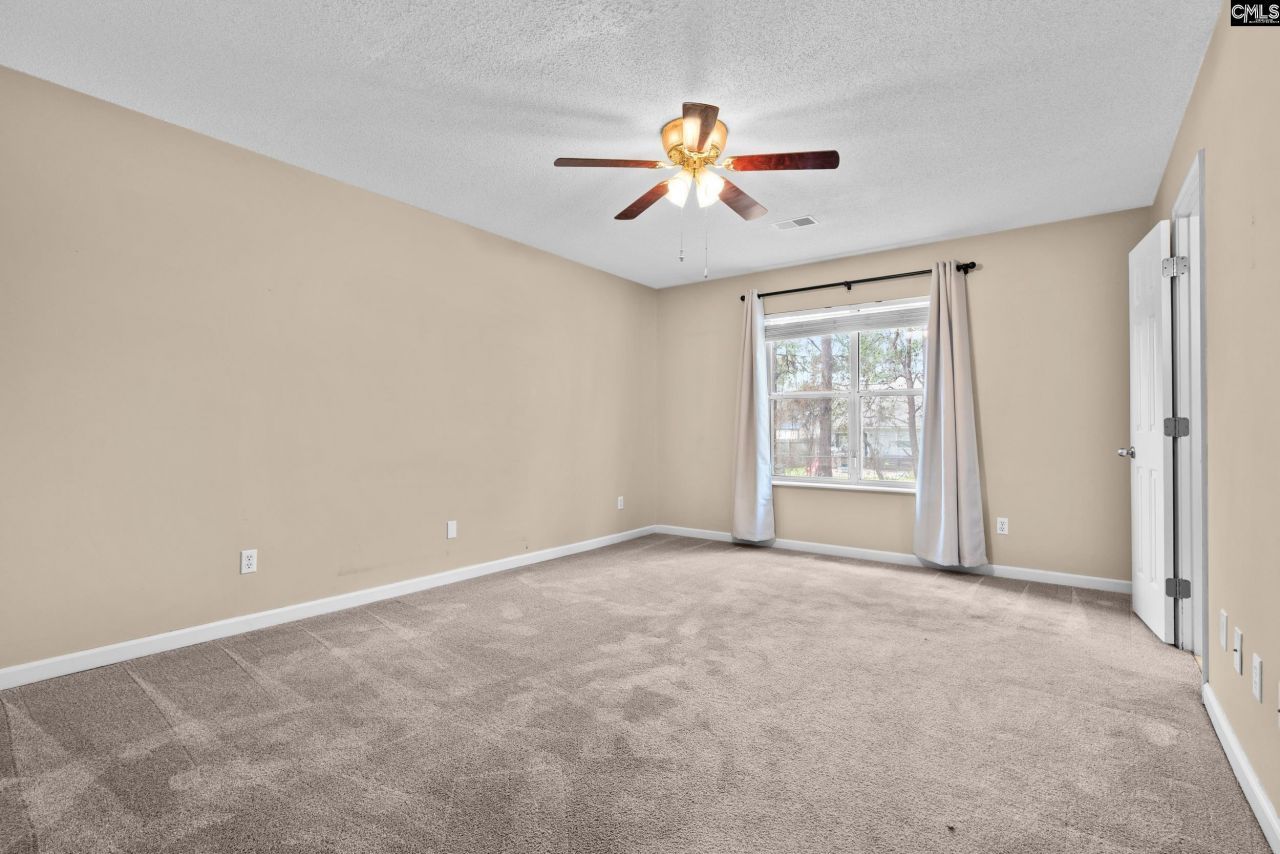 305 Whispering Glen Court  Photo 9