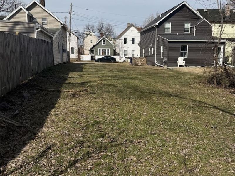 2825 York Avenue, Cleveland, OH 44113 Photo 3