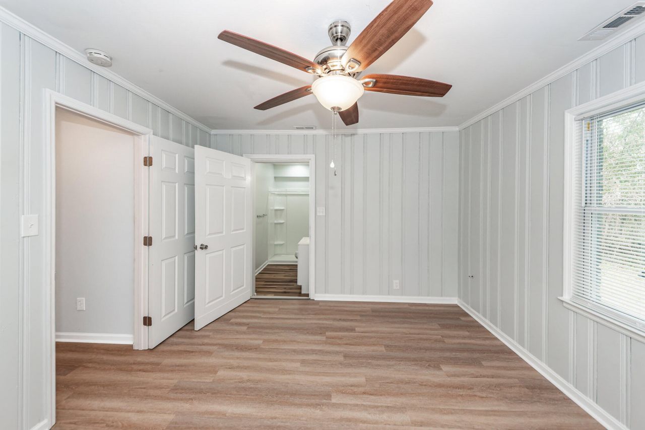 2209 Odessa Street Photo 10