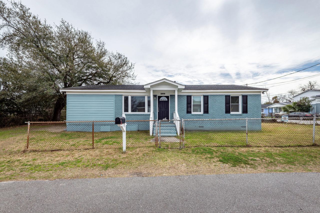 2209 Odessa Street Photo 17