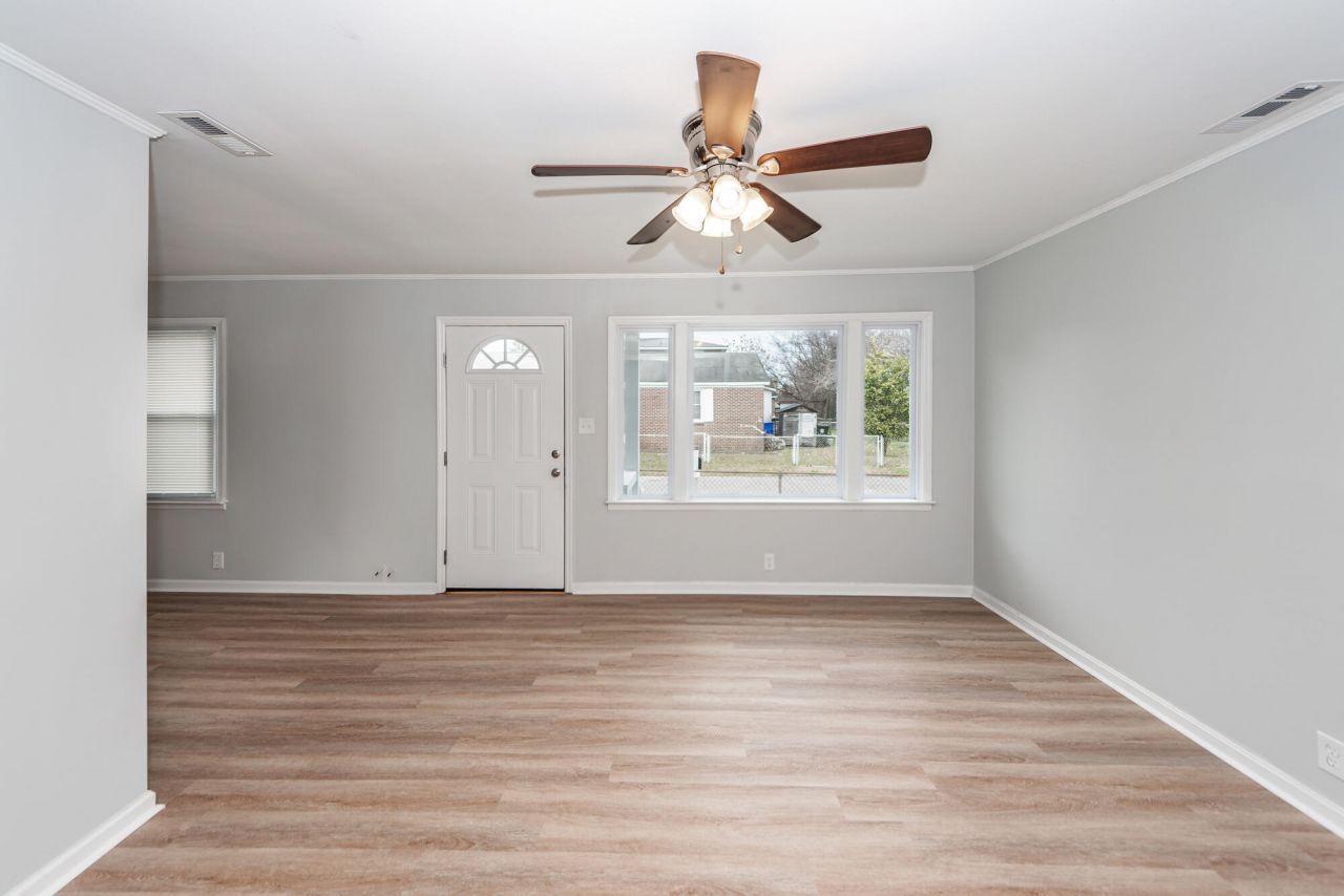 2209 Odessa Street Photo 4