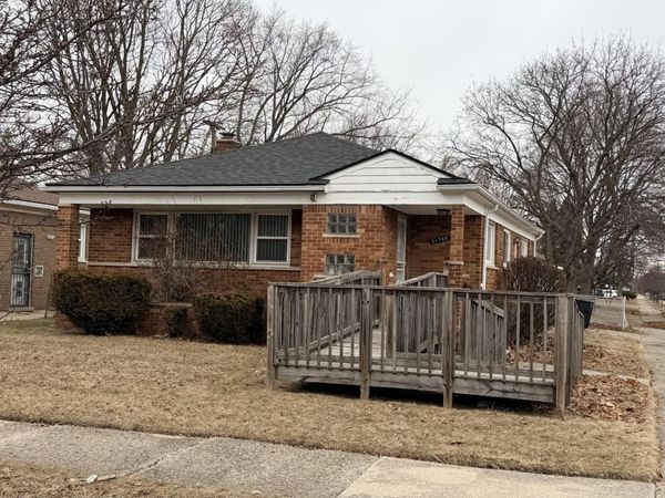 21700 Pembroke Avenue, Detroit, MI 48219