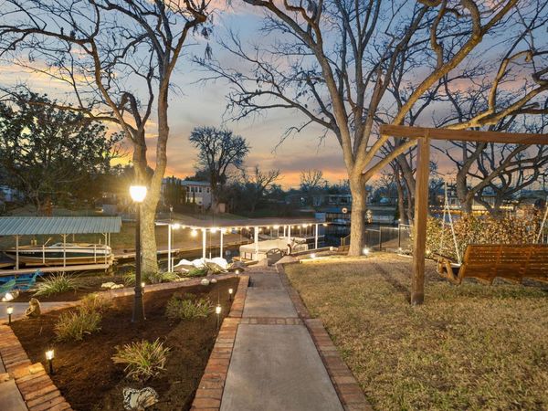 1514 Bluebonnet LN, Kingsland, TX 78639