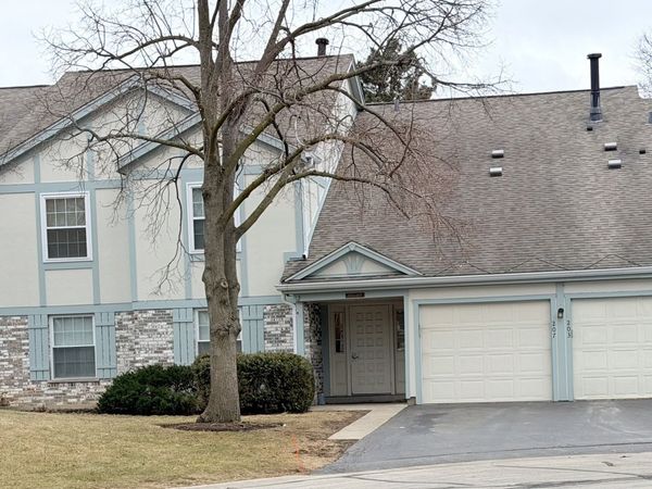 203 Blossom Court , Unit 203, Buffalo Grove, IL 60089
