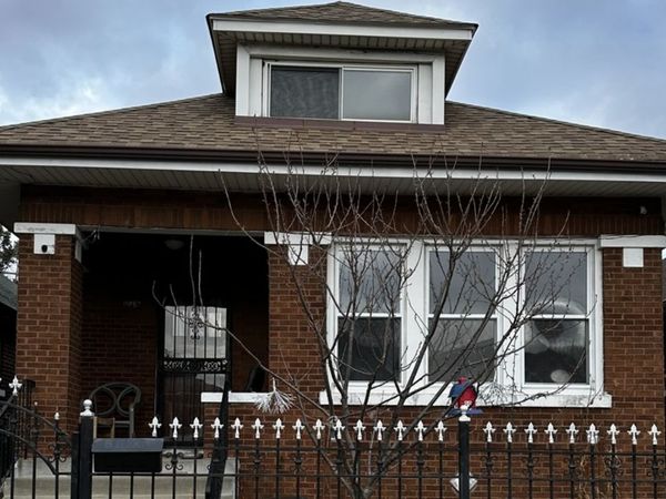 5839 S Sacramento Avenue , Chicago, IL 60629