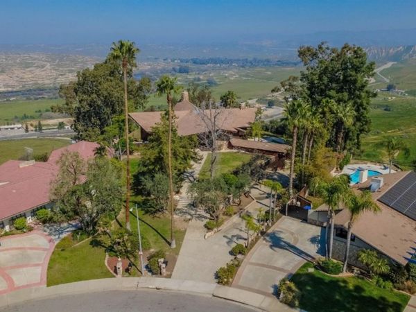 2820 Rio Vista Drive, Bakersfield, CA 93306