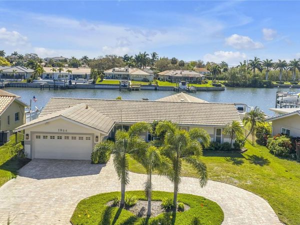 1964 MASSACHUSETTS AVENUE NE, ST PETERSBURG, FL 33703