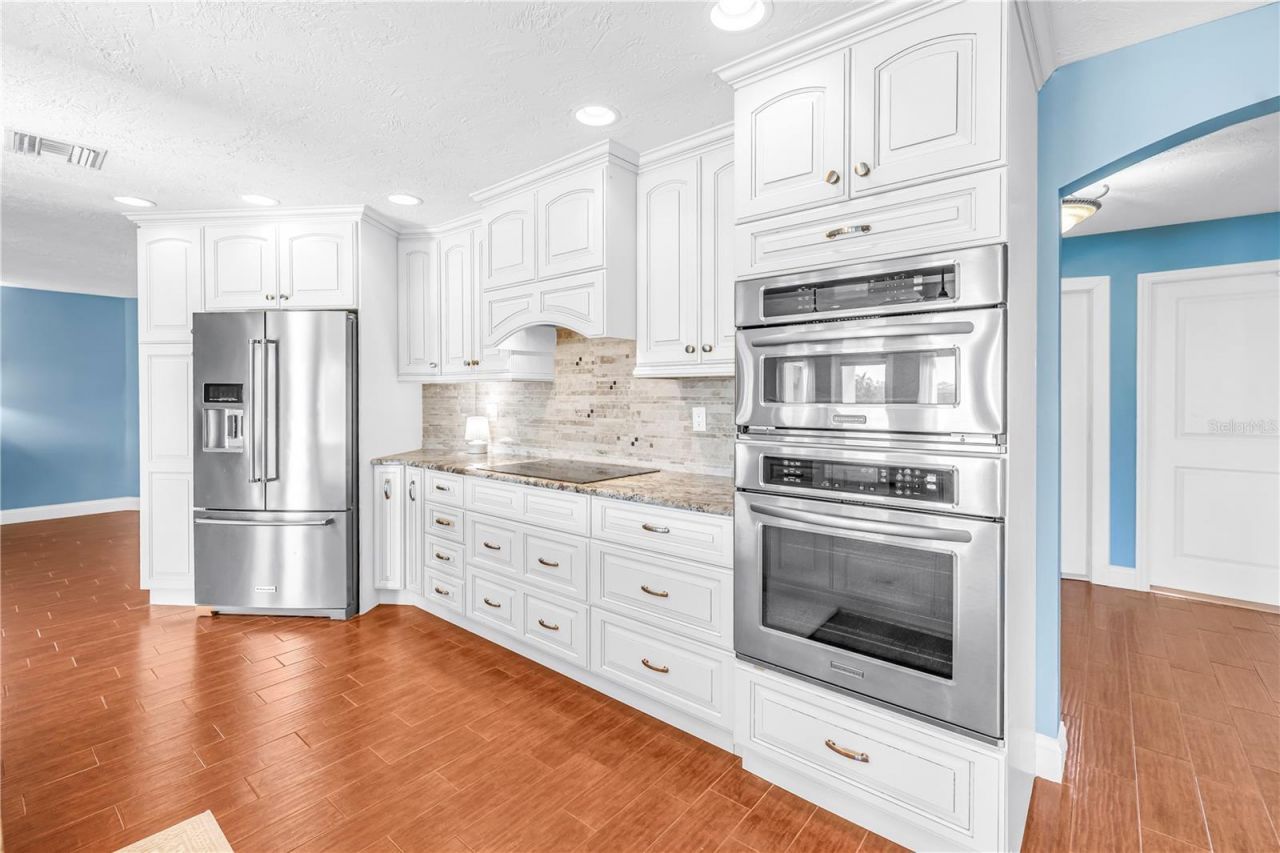 1964 Massachusetts Avenue Ne, Saint Petersburg, FL 33703 Photo