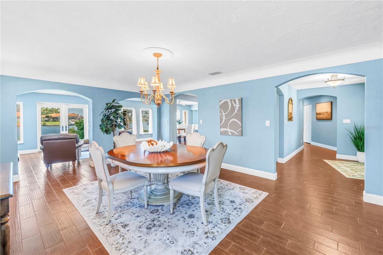 1964 Massachusetts Avenue Ne, Saint Petersburg, FL 33703 Photo