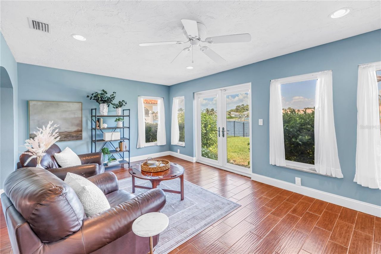 1964 Massachusetts Avenue Ne, Saint Petersburg, FL 33703 Photo