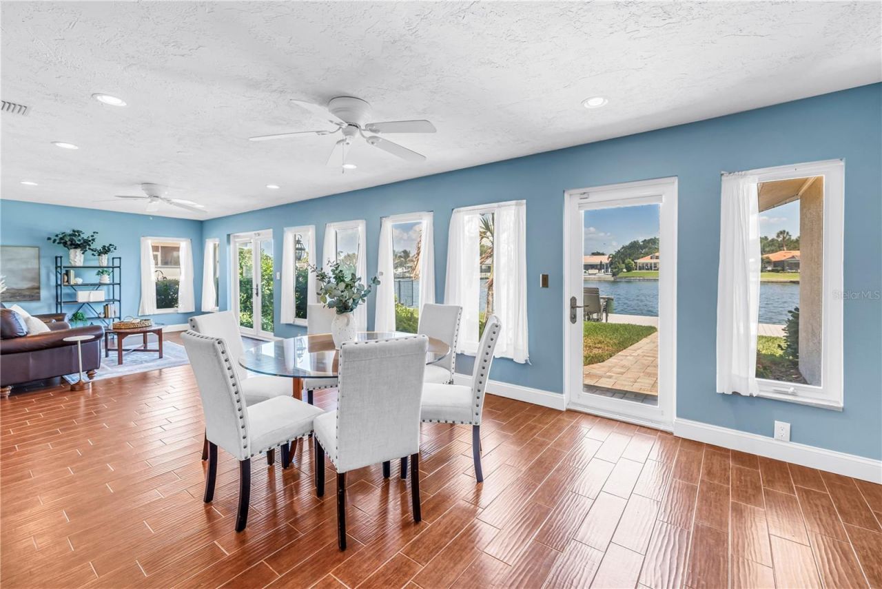 1964 Massachusetts Avenue Ne, Saint Petersburg, FL 33703 Photo