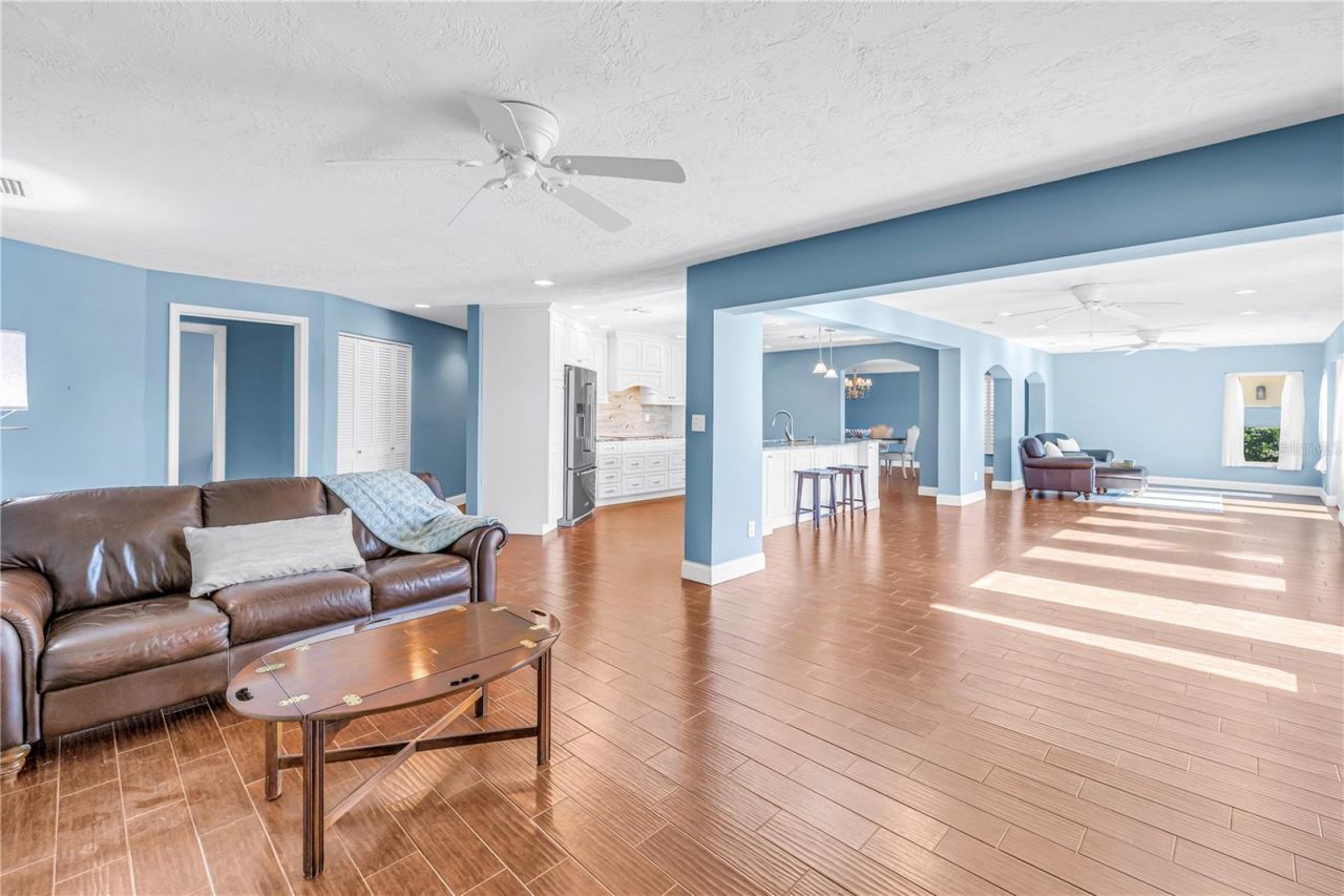 1964 Massachusetts Avenue Ne, Saint Petersburg, FL 33703 Photo
