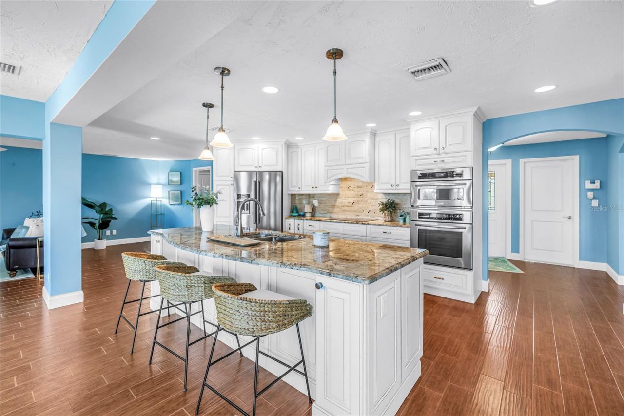 1964 Massachusetts Avenue Ne, Saint Petersburg, FL 33703 Photo
