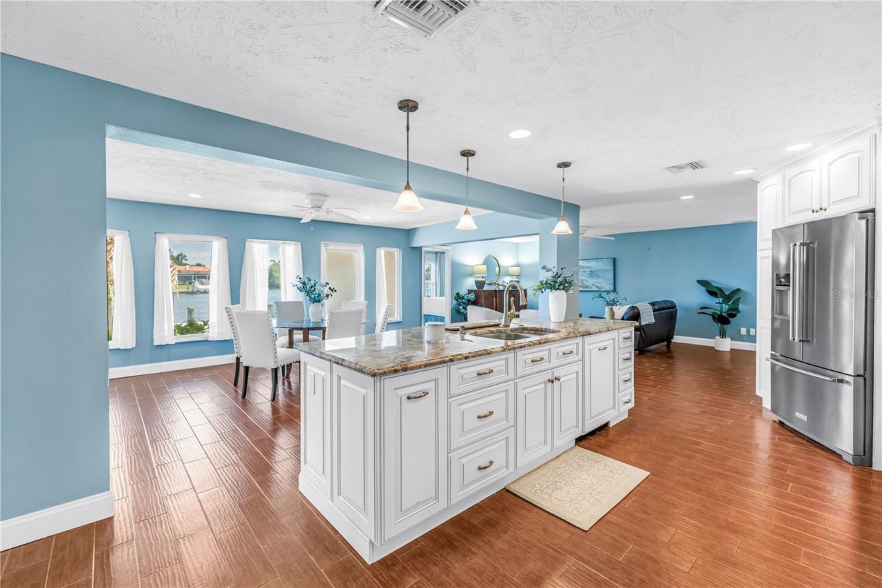 1964 Massachusetts Avenue Ne, Saint Petersburg, FL 33703 Photo