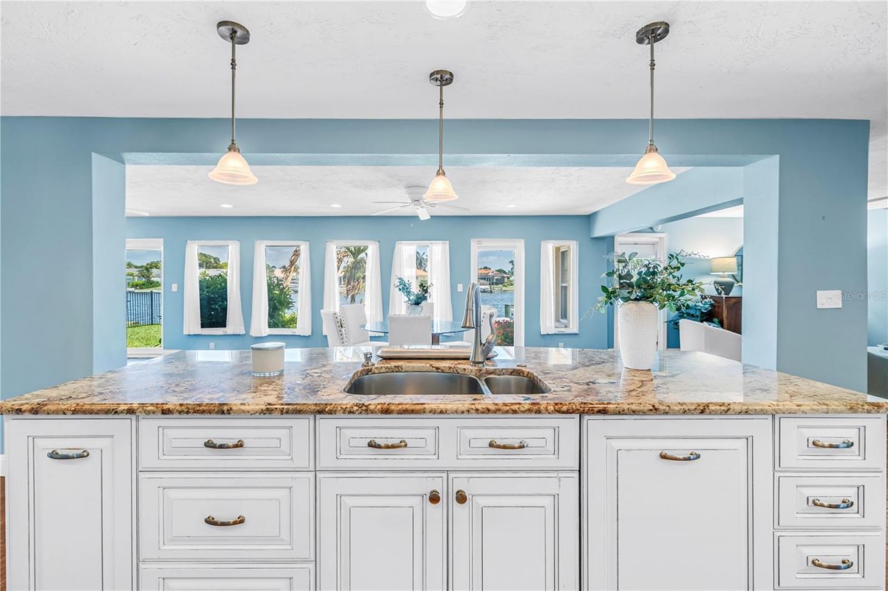 1964 Massachusetts Avenue Ne, Saint Petersburg, FL 33703 Photo