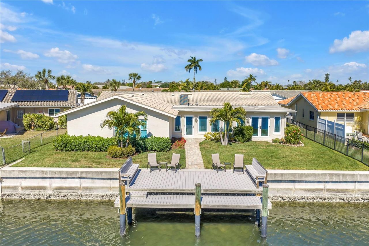 1964 Massachusetts Avenue Ne, Saint Petersburg, FL 33703 Photo