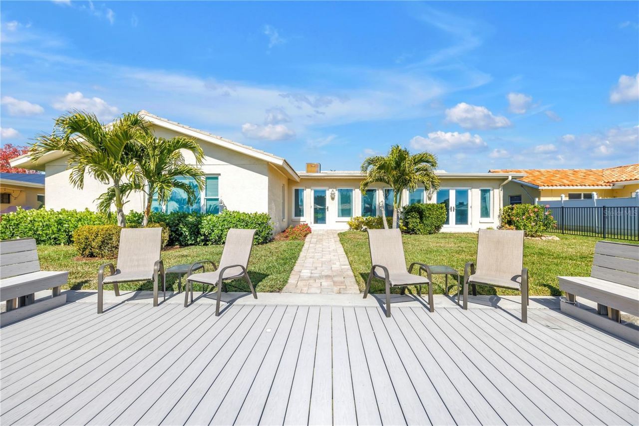 1964 Massachusetts Avenue Ne, Saint Petersburg, FL 33703 Photo