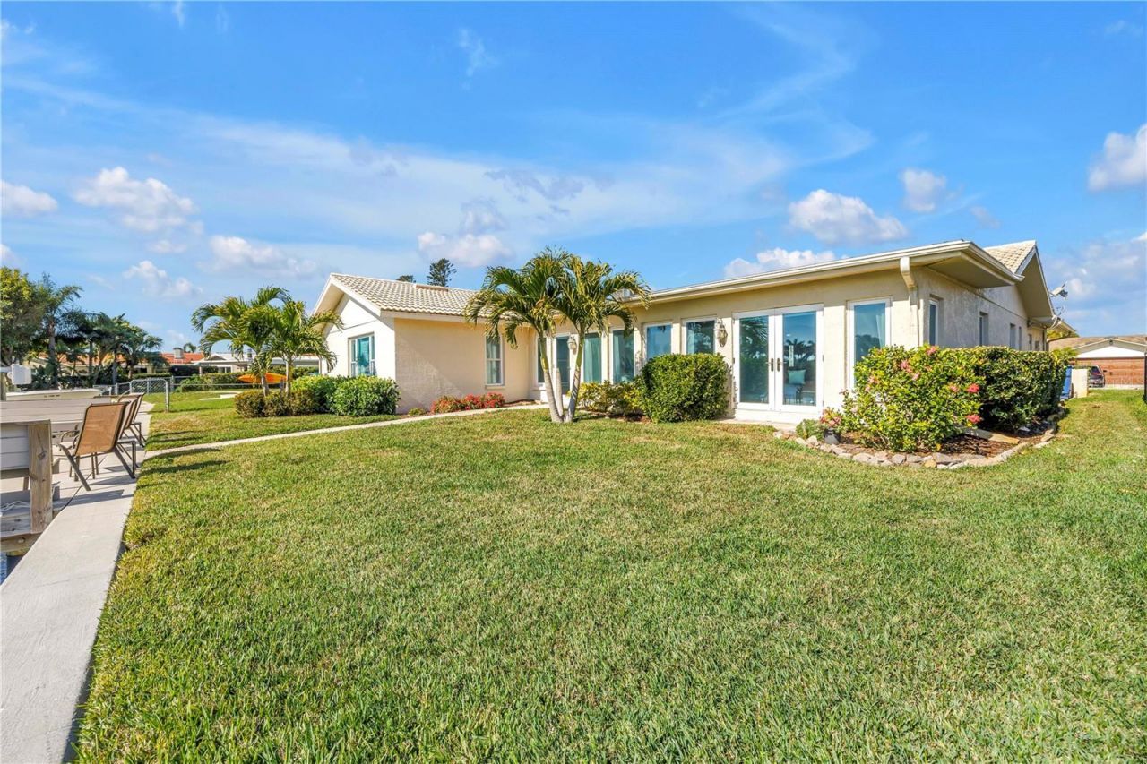 1964 Massachusetts Avenue Ne, Saint Petersburg, FL 33703 Photo