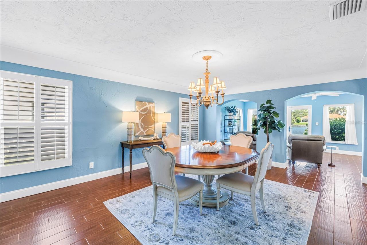 1964 Massachusetts Avenue Ne, Saint Petersburg, FL 33703 Photo