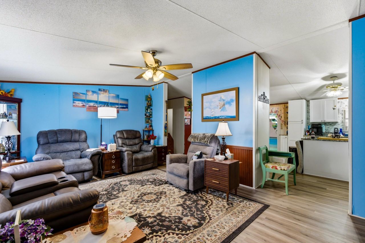 462 Oak Ave.  Photo 11