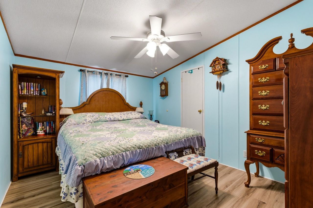 462 Oak Ave.  Photo 17