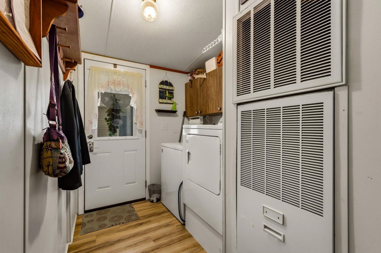 462 Oak Ave.  Photo 20