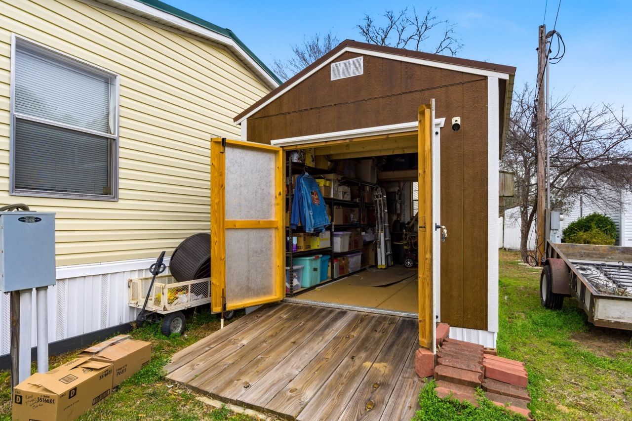 462 Oak Ave.  Photo 24