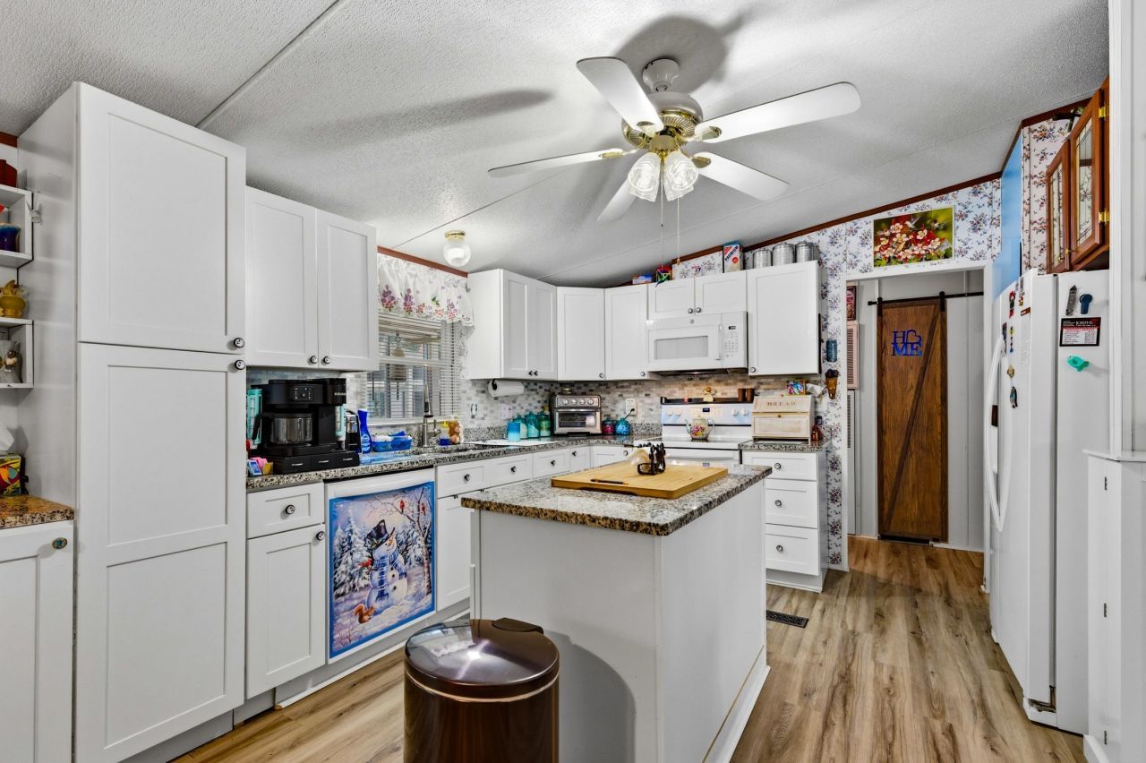 462 Oak Ave.  Photo 7