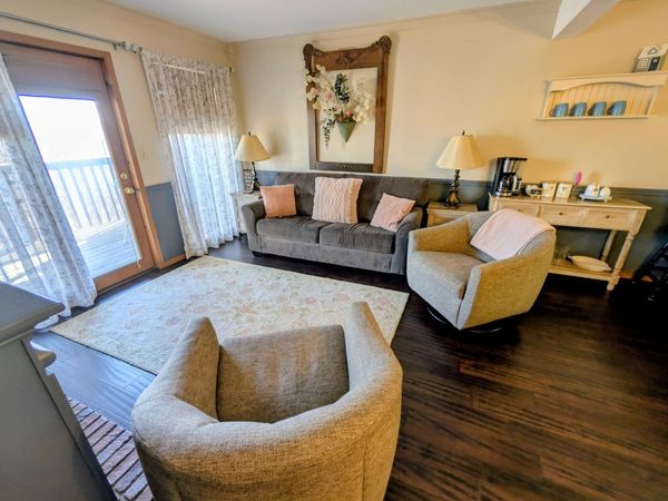 448 Notch Lane , Unit 3, Branson West, MO 65737