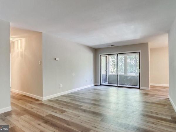 527 FLORIDA AVENUE, Unit 104, HERNDON, VA 20170