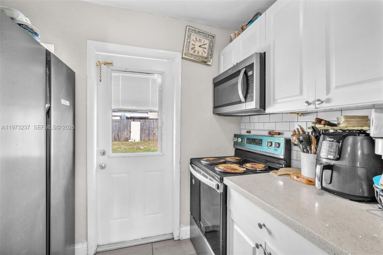 2521 NW 151st St , Miami Gardens, FL 33054 Photo