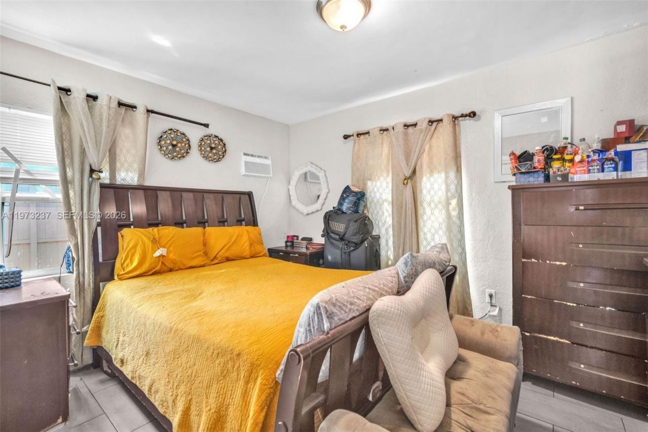 2521 NW 151st St , Miami Gardens, FL 33054 Photo