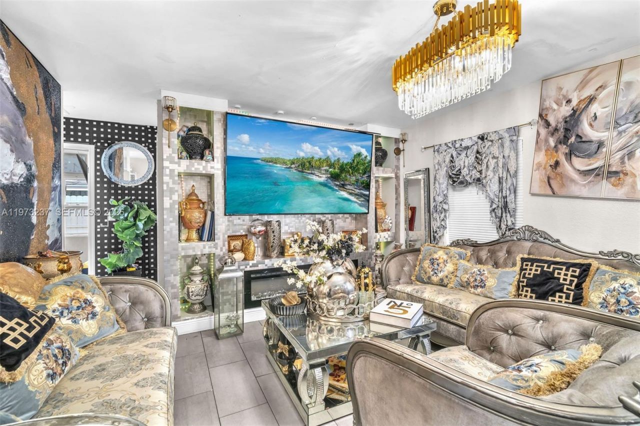 2521 NW 151st St , Miami Gardens, FL 33054 Photo