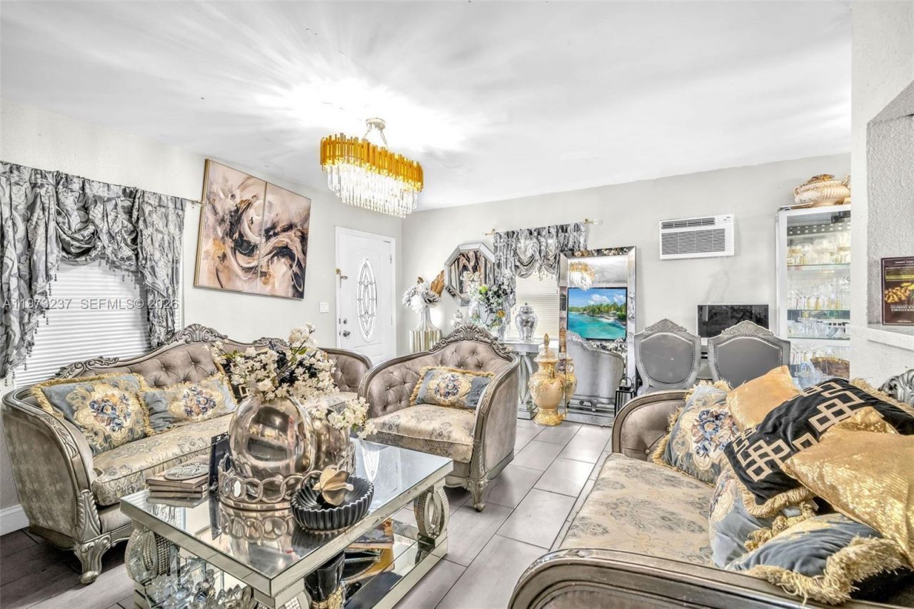 2521 NW 151st St , Miami Gardens, FL 33054 Photo