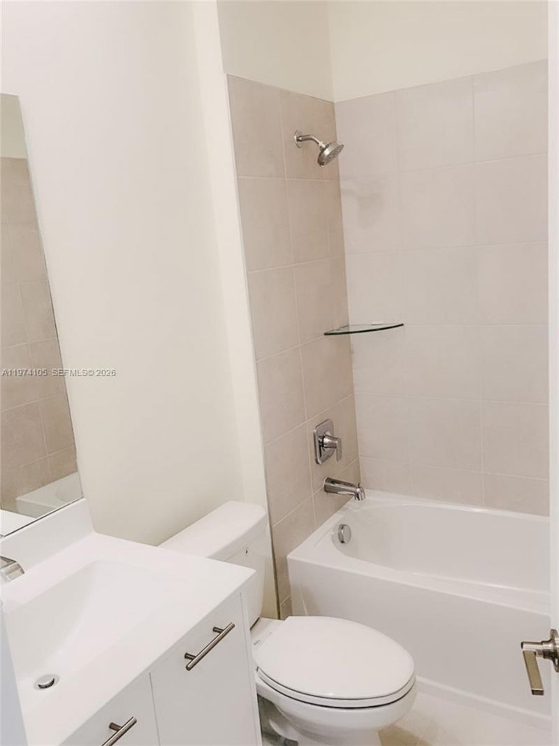 6410 NW 102nd Path, Unit 101, Doral, FL 33178 Photo