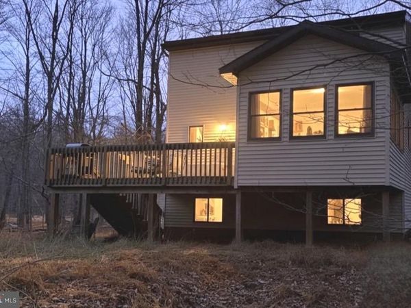 19 LIVINGSTON LANE, GOULDSBORO, PA 18424