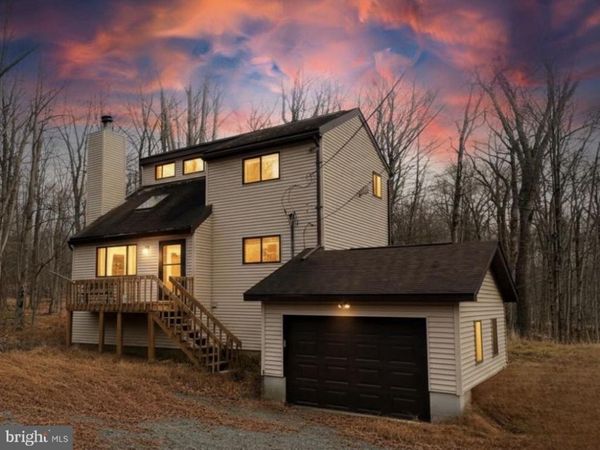 19 LIVINGSTON LANE, GOULDSBORO, PA 18424