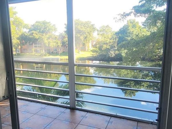 9070 Lime Bay Boulevard, Unit 309, Tamarac, FL 33321