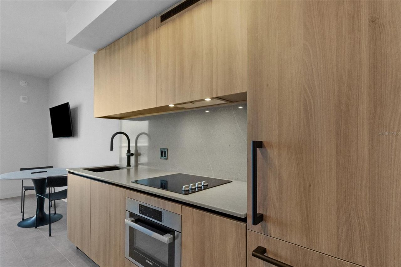 121 NE 5th Street , Unit 1500, Miami, FL 33132 Photo